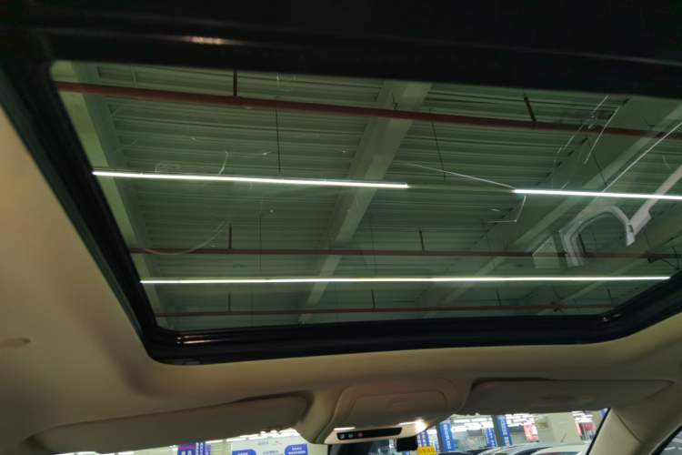 Used Cadillac XT5 2018 25T Luxury Model
