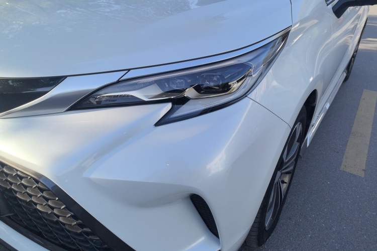 Used Toyota Granvia 2023 2.5L Hybrid Flagship VIP Edition
