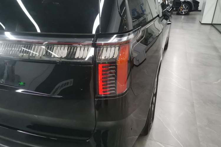 Used Zeekr 009 2024 Six-Seat Executive Version 4WD 108 kWh
