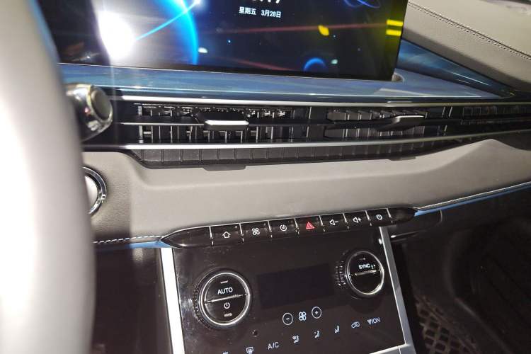 Used Chery Tiggo 7 PLUS 2021 Kunpeng Edition 1.6 TGDI DCT Prestige Model
