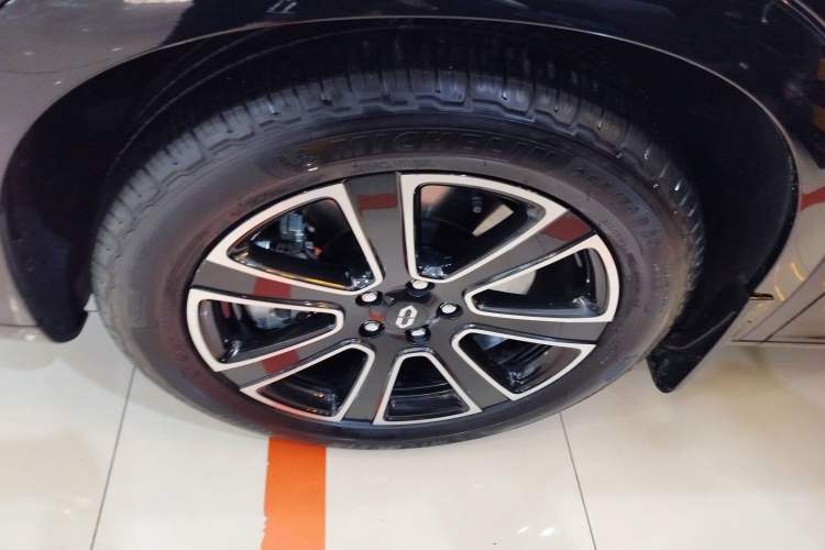 Used Hima AITO M7 2024 1.5T Intelligent Driving Rear-Drive Pro Version 5 Seats
