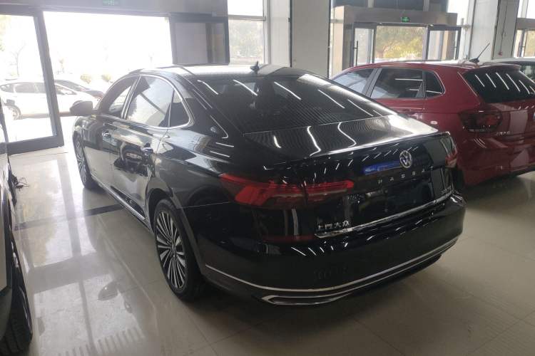 Used Volkswagen Passat 2019 330TSI Luxury Edition China VI Standard
