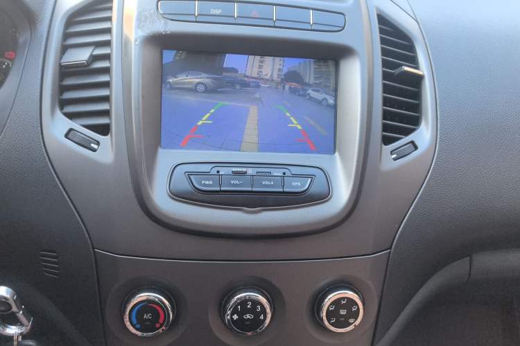 Used Geely Auto Diamond 2014 Sedan 1.5L Manual Entry-Level Model
