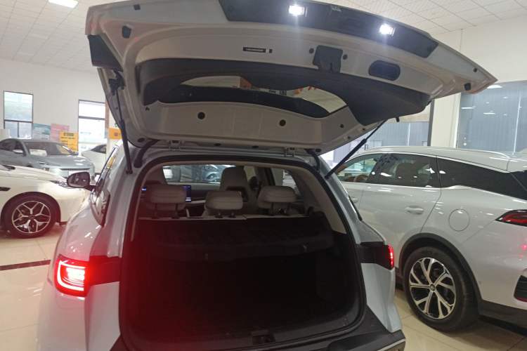 Used BYD Yuan UP 2025 Intelligent Driving Version 401 km Beyond-Range Edition

