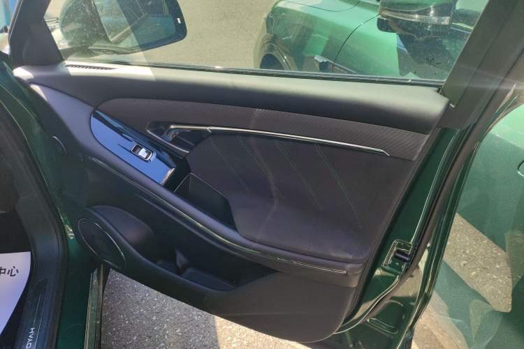 Used VOYAH FREE 2025 318 318 km Rear-Drive Touring Edition
