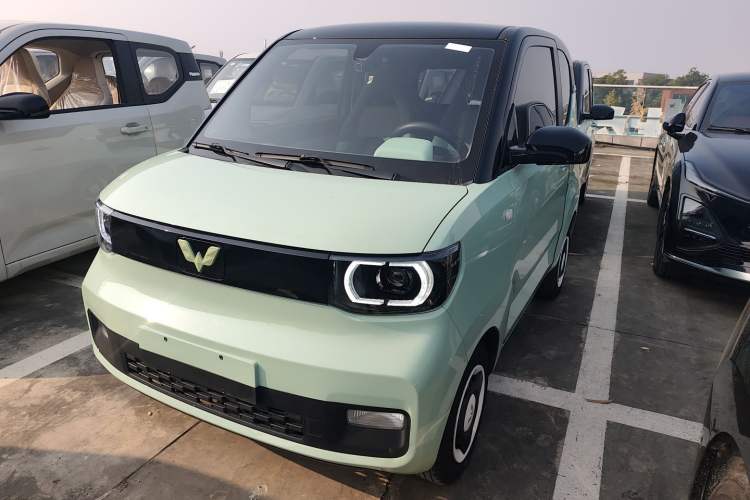 Used Wuling Hongguang MINIEV 2021 Macaron Premium Model – Lithium-NMC
