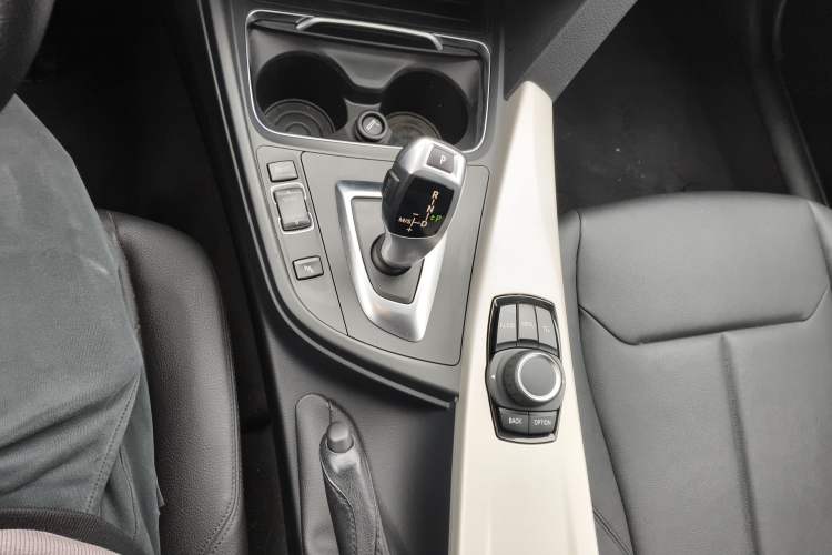 Used BMW 3 Series 2016 320Li Ambition Model
