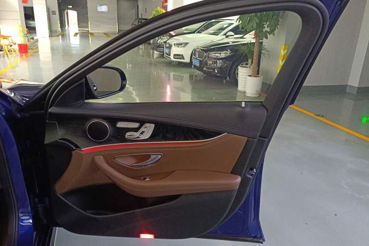 Used Mercedes-Benz E-Class 2018 E 300 L Sporty and Stylish Model