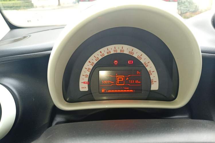 Used smart fortwo 2015 1.0L 52 kW hardtop Dynamic version
