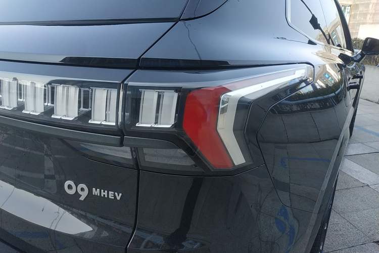 Used Lynk & Co 09 2021 2.0T Halo Six-Seater
