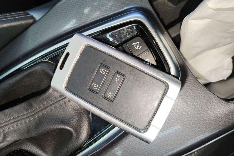 Used Renault Koleos 2018 2.0L Two-Wheel-Drive Luxury Edition