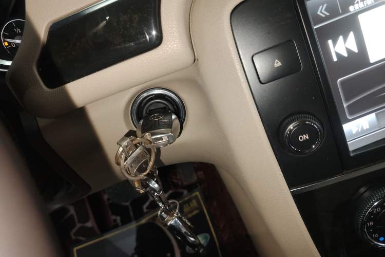 Used Mercedes-Benz R-Class 2017 R 320 4MATIC Business Edition Prestige Model