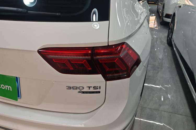 Used Volkswagen Tiguan L 2023 Facelifted 380TSI Automatic All-Wheel Drive R-Line Plus Version 7-Seater
