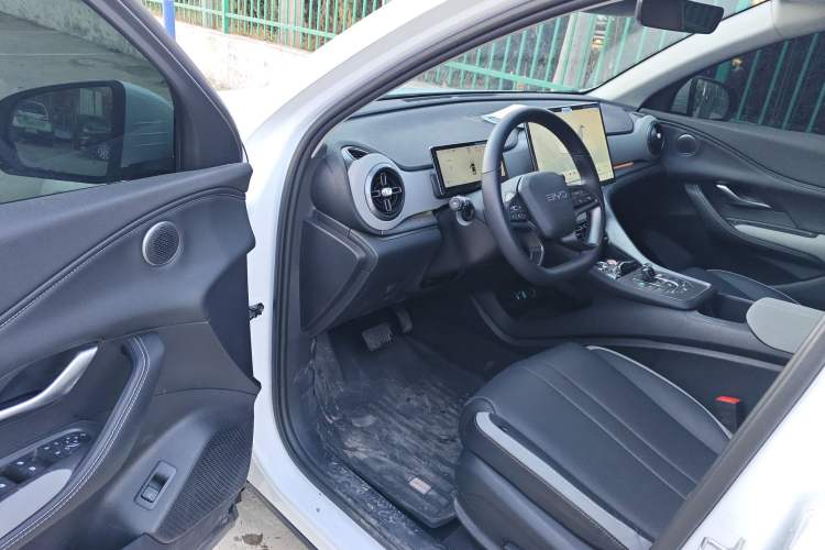 Used BYD Sealion 05 DM-i 2025 DM-i Smart Drive 115KM Flagship Model
