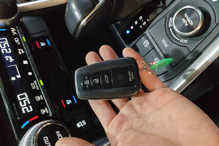 Used Toyota Wildlander 2023 Dual-Motor 2.5L E-CVT Four-Wheel Drive Prestige Edition
