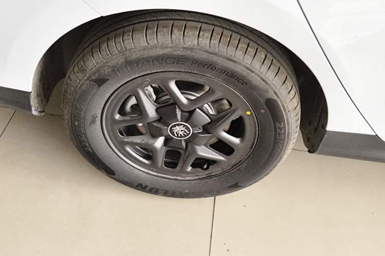 Used BYD Qin PLUS 2025 DM-i Smart Drive 55KM Leading Model
