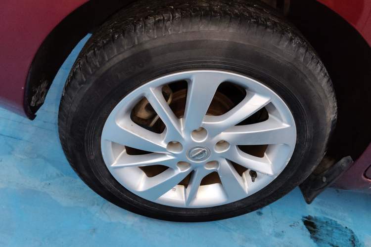 Used Nissan Tiida 2016 1.6L CVT Cool Dynamic Edition