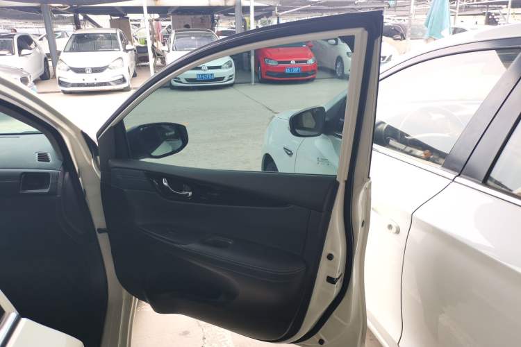 Used Nissan Tiida 2024 1.6L CVT Cool Dynamic Edition
