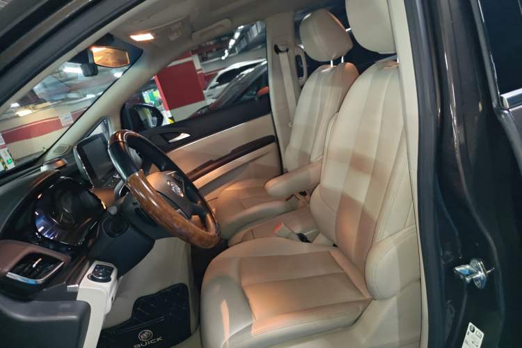 Used Buick GL8 2021 Land Cruiser Executive Class 652T Comfort Model
