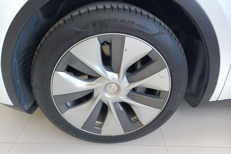 Used Tesla Model Y 2022 Rear-Wheel-Drive Version
