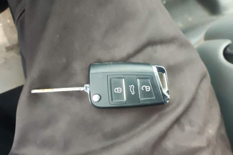 Used Foton Scenic G7 2020 2.4L Commercial Version Long Wheelbase High-Roof 2-Seat Van China VI Emission Standard 4K22D4M