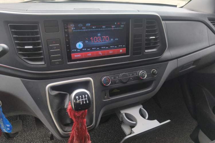 Used SAIC MAXUS Xintu V80 2021 2.0T Manual Classic Aoyuntong 127 PS Mid-axle Mid-roof 6/7/8/9-Seater
