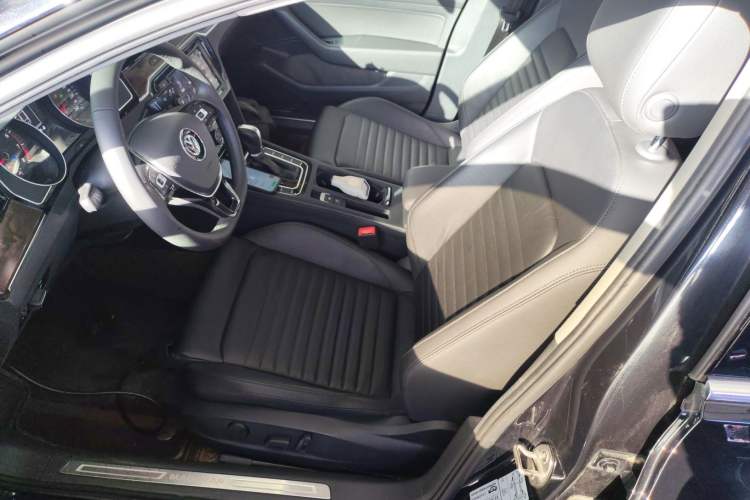 Used Volkswagen Magotan 2019 330TSI DSG Luxury Version China VI Standard
