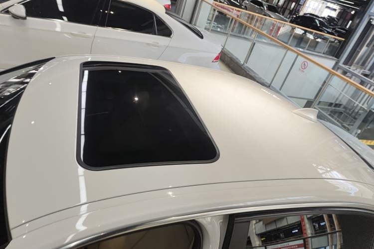 Used BMW 3 Series 2015 316Li Fashion Model
