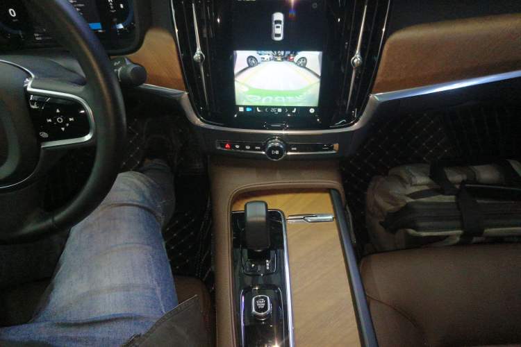 Used Volvo S90 2024 B5 Zhiyi Luxury Edition
