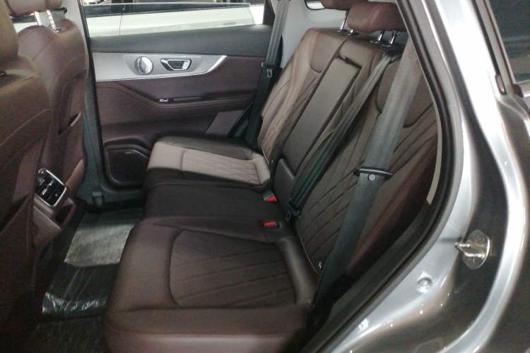 Used Chery Tiggo 8 PRO 2024 Champion Edition 390T Two-Wheel Drive Peak Version 5 Seats
