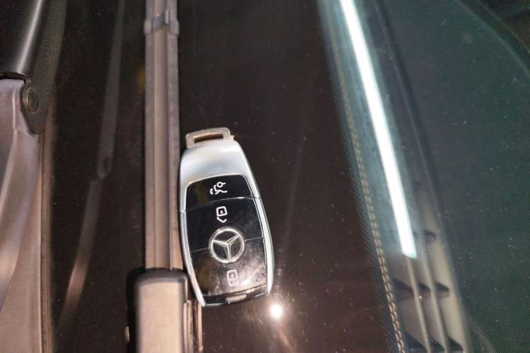 Used Mercedes-Benz E-Class New Energy 2022 Restyled E 350 e L Plug-in Hybrid Sports Sedan
