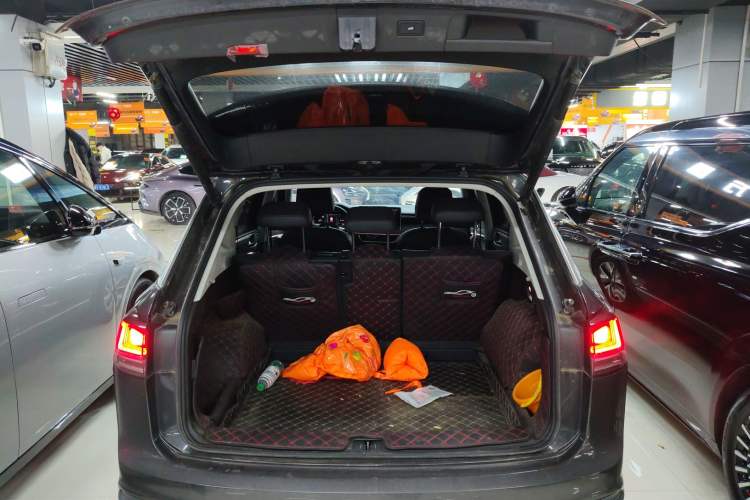 Used Volkswagen Tayron 2023 300TSI Two-Wheel-Drive Luxury Plus Advanced Edition