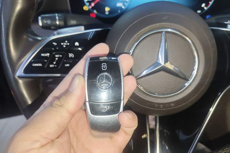 Used Mercedes-Benz E-Class 2021 Facelift E 260 L
