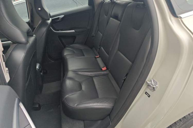 Used Volvo XC60 2017 T5 Smart Upgrade Edition