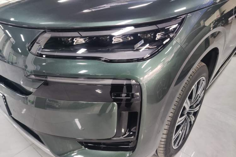 Used Denza N9 2025 Flagship Model
