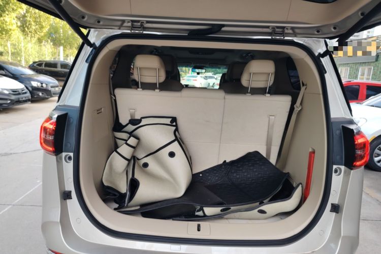 Used Buick GL8 2022 ES Landtrek 653T Luxury Edition