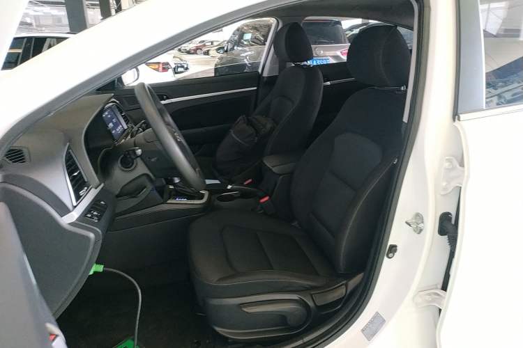 Used Hyundai Elantra 2016 1.6L Automatic ZhiXuan – Elite Version