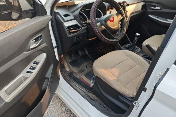 Used Wuling Hongguang 2021 1.5L Facelifted S Comfort Version with Electric Power Steering LAR
