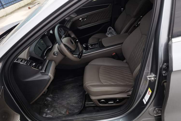 Used BYD Han 2024 DM-i Glory Edition 121KM Premium Model
