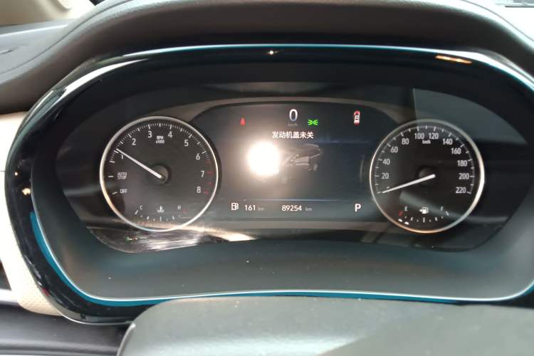 Used Buick GL8 2023 Facelifted Land Cruiser Executive Luxury Version