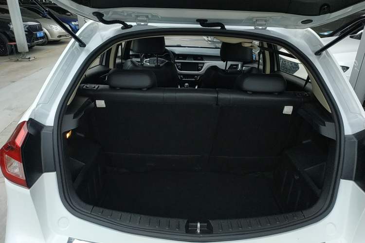 Used Geely Auto Vision X3 2017 1.5L Automatic Luxury Model
