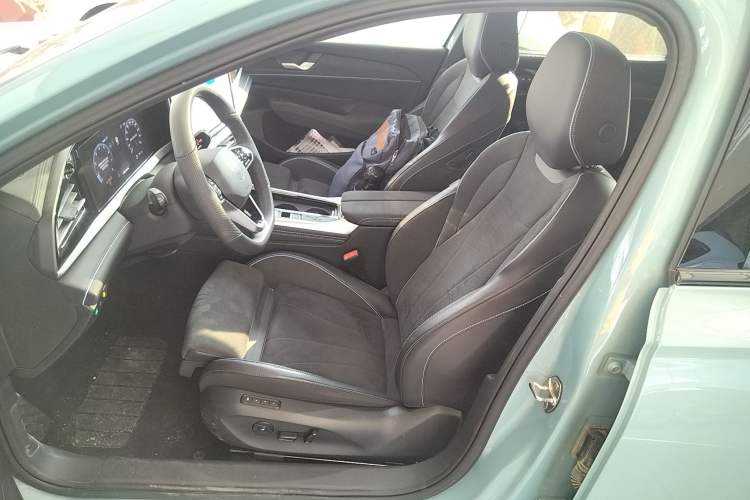 Used Volkswagen Passat 2025 Pro 380TSI Starry Dragon Luxury Edition