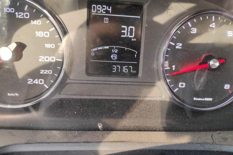 Used Roewe RX5 2018 20T Two-Wheel Drive Manual Flagship Edition