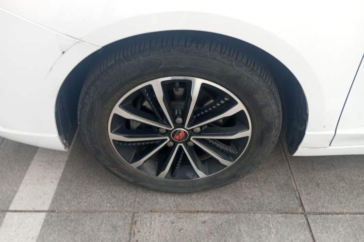 Used Roewe i5 2020 1.5L Automatic 4G Connect Luxury Flagship Edition
