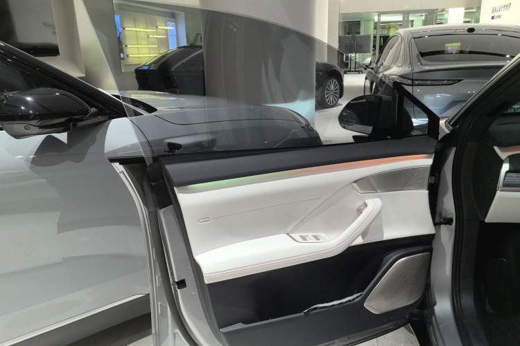 Used ONVO L60 2024 60 kWh Rear-Drive Version
