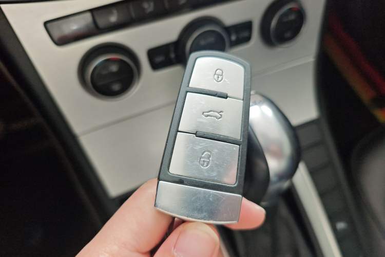 Used Volkswagen Magotan 2015 Facelift 1.8TSI Luxury Model