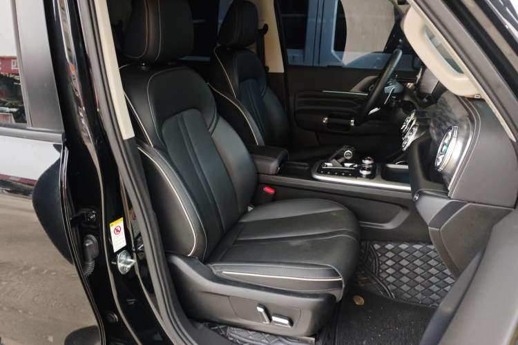 Used Tank 300 2021 City Edition 2.0T—Truly Stylish
