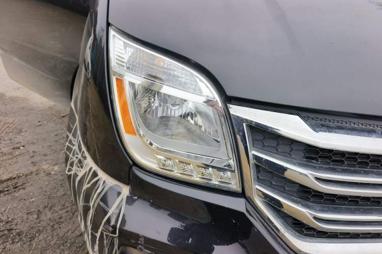 Used SAIC MAXUS Xintu V80 2021 2.0T PLUS Manual City Edition Short Wheelbase Ultra-Low Roof 5/6 Seats