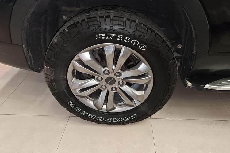 Used SAIC MAXUS D90 Pro 2021 2.0T Gasoline 4x4 Luxury Edition 7-Seater