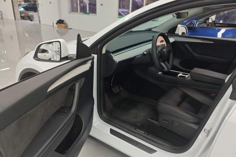 Used Tesla Model Y 2024 Rear-Wheel-Drive Version